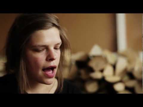 Bedroomdisco TV: Me Succeeds - 'Seventeen' akustisch