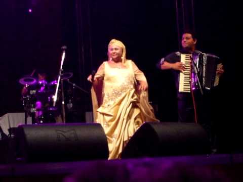 kiril dzajkovski ft ras tweed & esma redzepova & sredzuk orkestar - raise up your hand