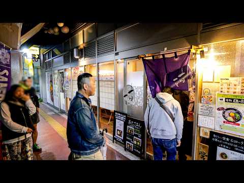 A Massive Line at 6 A.M.Line for a Dynamic 39-Year-Old’s 8-Seat Ramen Shop