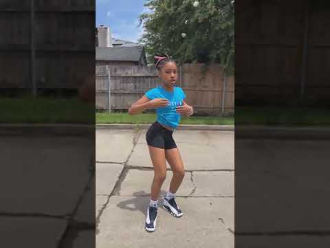 Gotta book me for a show 💕