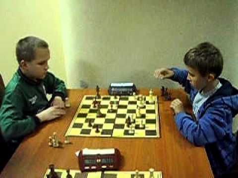 Wiktor Kwiatkowski (UKS Kościelec) vs. Mikolaj Tomczak (Wieniawa Leszno) - BLITZ MM ŻERKÓW 2010