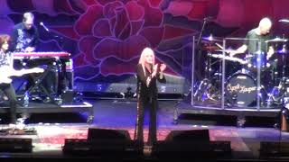 Cyndi Lauper - Rain on me (Part) Live in Auckland, NZ, 20170417