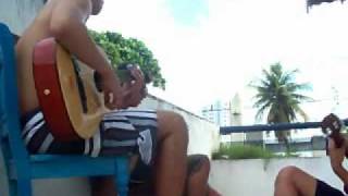 preview picture of video 'Três amigos tocando violão'