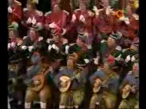 Tango dedicado a Puerta: coro "Con faldas y a lo loco"