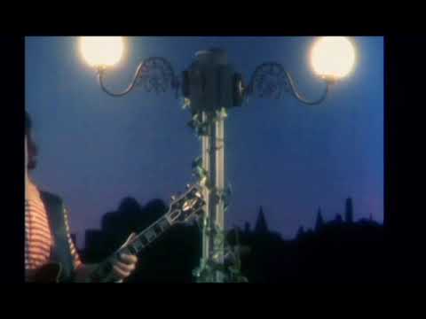 Gary Moore feat. Phil Lynott - Parisienne Walkways (Official Music Video)