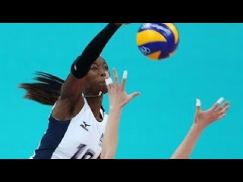 Volleyball - Women USA-CHN - London 2012 Olympic Games - Pool B→Destinee Hooker