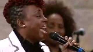 Ledisi @ The Potter&#39;s House (Thank You Lord)