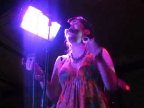 Dr Vitrola (Dani Peace cantando)