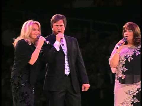 Karen Peck & New River.  Look What The Lord Has Done. 2004