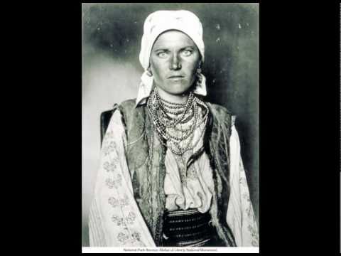 Caroline Club Orchestra (w Jack Purvis) - I'd Like To Be A Gypsy - Odeon ONY 36030