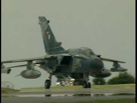 Royal International Air Tattoo 2000 Arrivals at Cottesmore