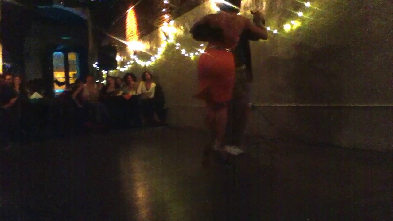Video thumbnail for Agustina Gomez y Alejandro Lencina bailan en Muy Lunes - 4 de 4