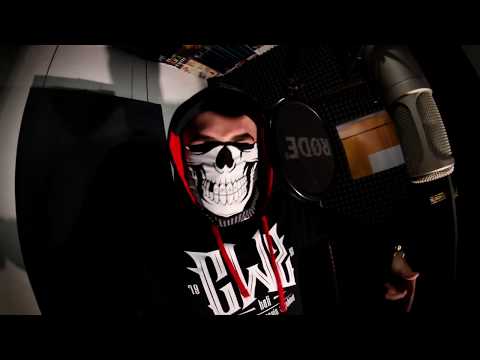 Hali #Hot16Challenge2