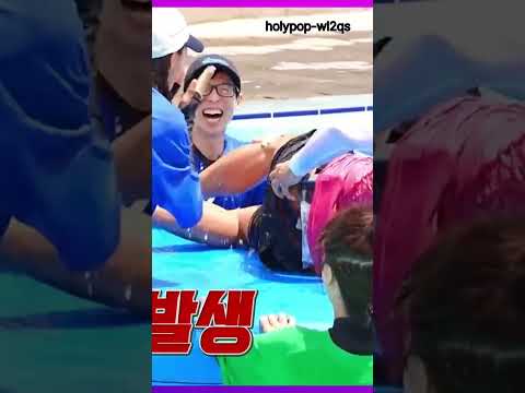 Kim Jong Kook reveal muscular booty🤣 #runningman #kimjongkook #yoojaeseok #jiseokjin