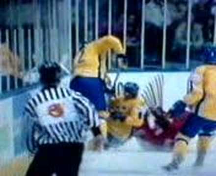 Douglas Murray matchstraff mot ryssland