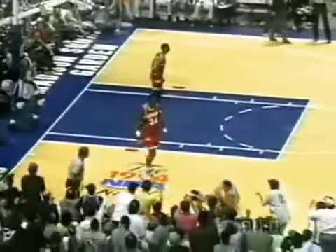 Patrick Ewing Monster Block on Hakeem Olajuwon