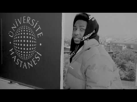 Eljero Elia having friends over inTurkey