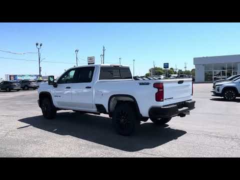 2026 Chevrolet Silverado 2500HD 4WD Crew Cab Standard Box LT in White for sale at Lally Chevrolet Ltd. in Tilbury, ON