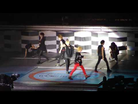 110910 SHINee World Concert SG - Ring Ding Dong (23/29)