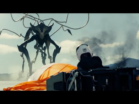 A Giant Alien Queen Attacks The Earth With Her Futuristic Spaceship To Dominate The World