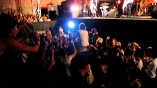 Alex Ebert singing Awake My Body in the middle of the crowd (HD) @ Ravenna Festival 11/07/2012