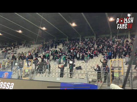 Euforia kibiców Radomiaka po golu w doliczonym czasie gry na Cracovii (29.10.2021 r.)