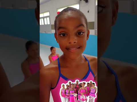 Sapatilha de ponta. Uma grande conquista. Ballet do CRAS Barro Preto Bahia 