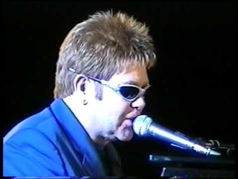 Elton John - Hull Super Stadium 2003 concert reports