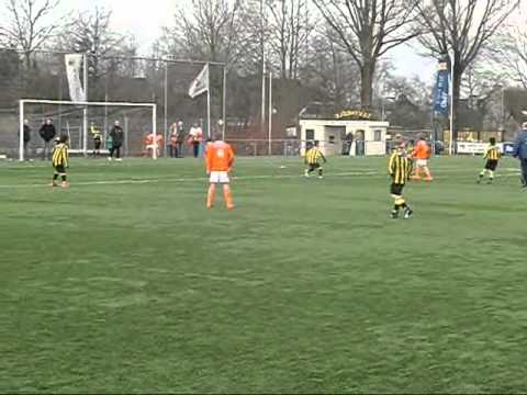 Theole F1 - Oranje Wit F2  19-03-2011   utslag 8 - 0.wmv