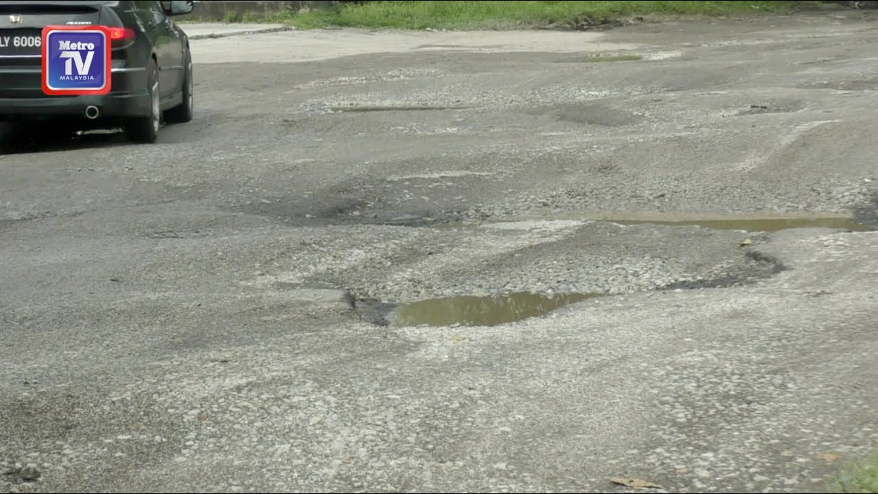 Tiga jalan paling rosak di Malaysia ..!
