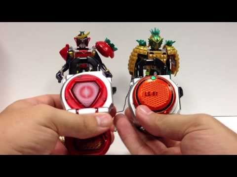 Kamen Rider Gaim - Arms Change Series AC-04 PINE ARMS and ICHIGO ARMS set