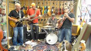 "Song For Katie". A tribute to Larry Carlton.