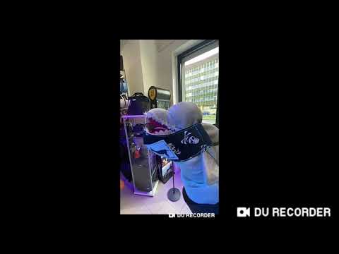 Adolfín je mito jedno