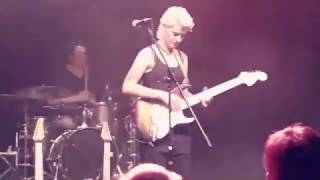 Yasi Hofer & Band jamming on Who knows (Jimmy Hendrix) -Live