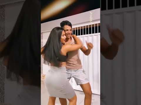Casal Dançando Forro Romantico
