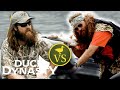 Jase vs. Willie: ULTIMATE Fishing Battle | Duck Dynasty