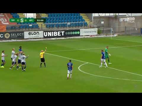 Målvakten TAR den med händerna får först GULT… sen RÖTT. (Trelleborg FF - Umeå FC)