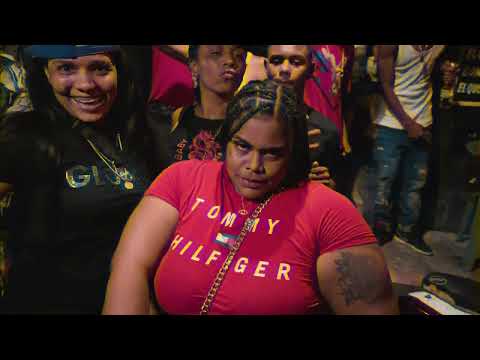 D Flow Aka - Me La Va Deja Pisas 👹 (Video Oficial) @pelucafilms_