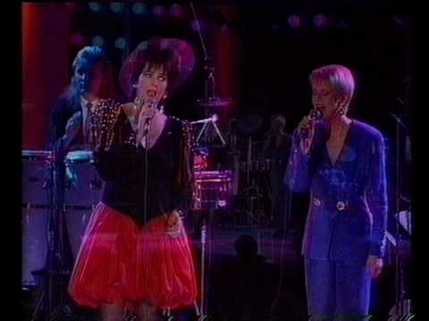 Paula Koivuniemi & Katri Helena Toiset meistä