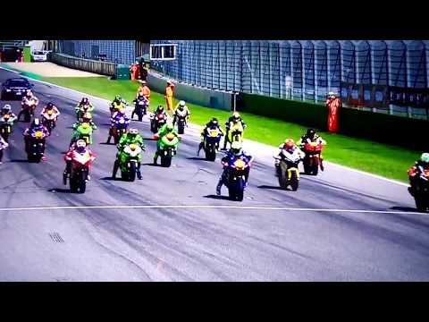 CIV IMOLA START AND CRASH 2018 SUPER SPORT 600