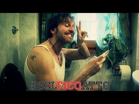 Alessandro Serra nel video Selfie Coatto
