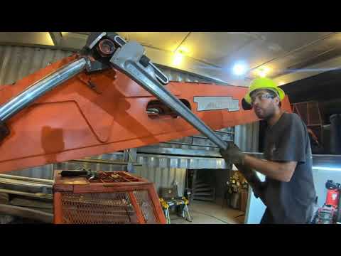 Andrew Camarata being iconic for ANOTHER 1 minute and 42 seconds