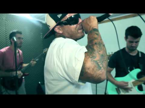 Tributo Charlie Brown Jr. Música: Tudo que ela gosta de escutar