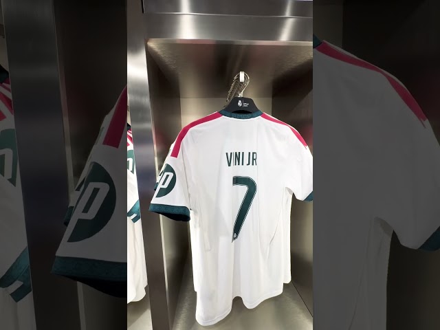 Vídeo relacionado con Real Madrid Conjunto Infantil 2a equipación 25-26 - Réplica Oficial Vinicius