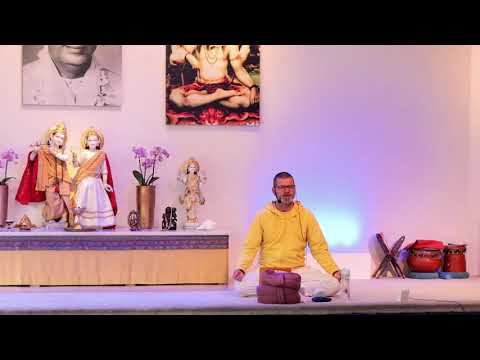 Yogastunde Mittelstufe "geistig" mit Mahavira - Yoga Vidya Ashram Live - 09:15 Uhr 30.03.2022