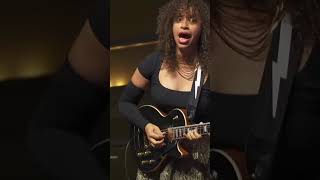 Rollin On blues solo Jackie Venson #guitarsolo #blues #shorts #guitarist #singer #songwriter