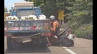 [問卦] 有誰騎車還敢接電話的,出來自首!!