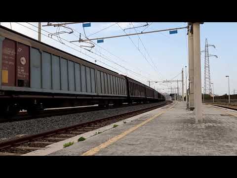 E652.083 MRS 77343 Villa S.G Bolano-Bicocca in transito nella Stazione di Acireale.