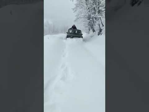 Rruga Pllajnik Xerxe lada niva