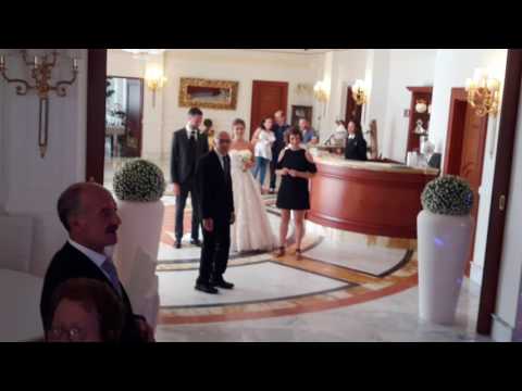 INGRESSO DIVERTENTE DEGLI SPOSI - GABRì SAN SALVO - ANIMAZIONE MATRIMONIO FRANCESCO BARATTUCCI